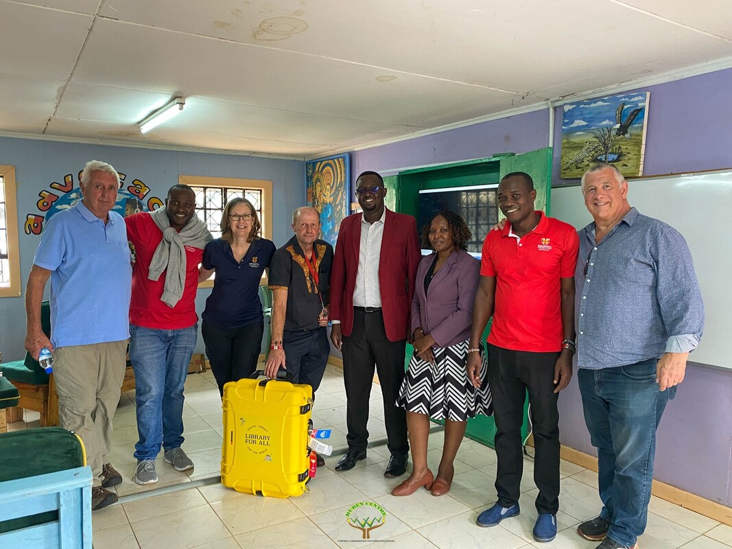 RS2398_Steve Graham, Karanja, Emily, Frank, Richard and Neil Hay_scr